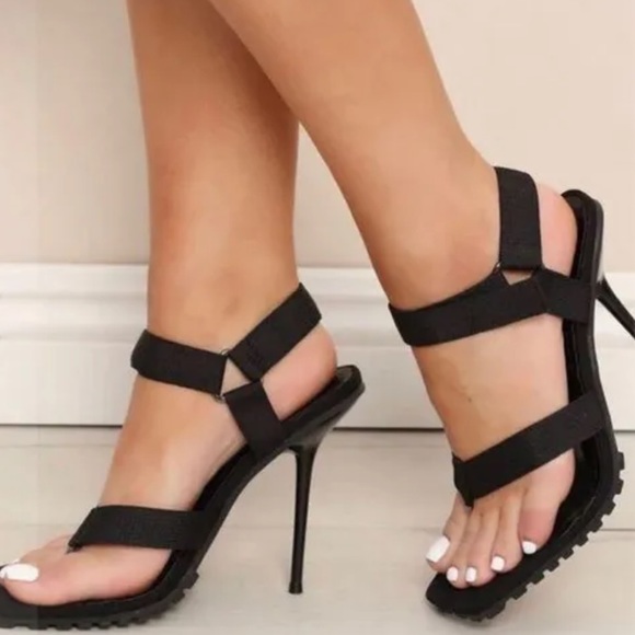 🌸 Mata Thong Stiletto Strap Sandals — NWT | 3 Colors Available! - Picture 4 of 12